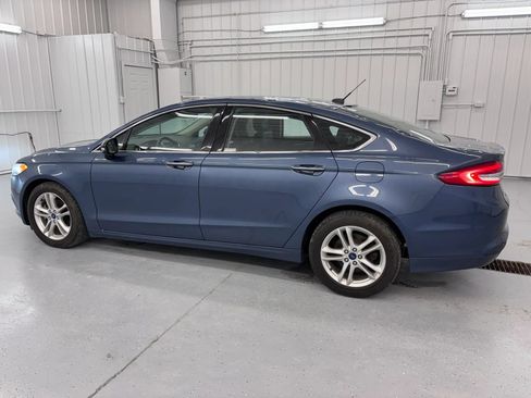 Used 2018 Ford Fusion SE w/ Fusion SE Technology Package FWD image 7