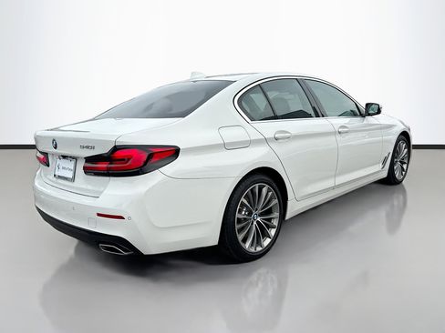 Used 2022 BMW 540i w/ Premium Package image 3