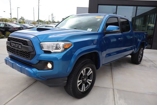 Used 2017 Toyota Tacoma TRD Sport w/ Tow Package RWD image 8