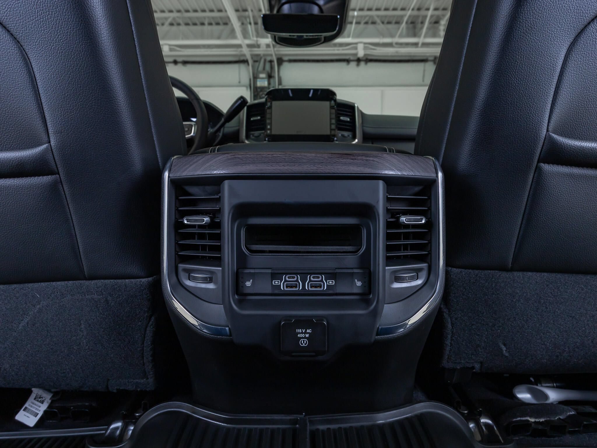 Used 2026 RAM 3500 Laramie AWD/4WD image 32