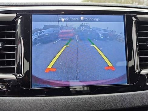 Used 2017 Chrysler Pacifica Touring-L w/ Tire & Wheel Group image 14