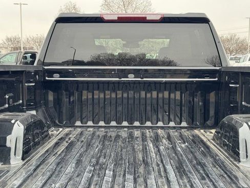 Used 2025 GMC Sierra 1500 SLT image 31
