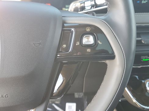 New 2026 Lincoln Corsair Reserve w/ Jet Appearance Package image 18