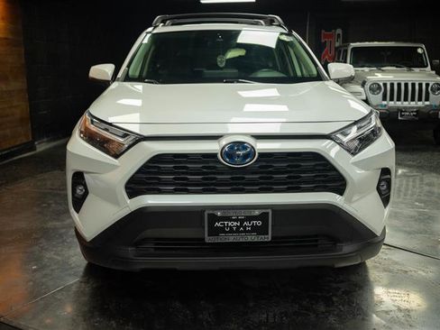 Used 2022 Toyota RAV4 XLE Premium AWD/4WD image 3
