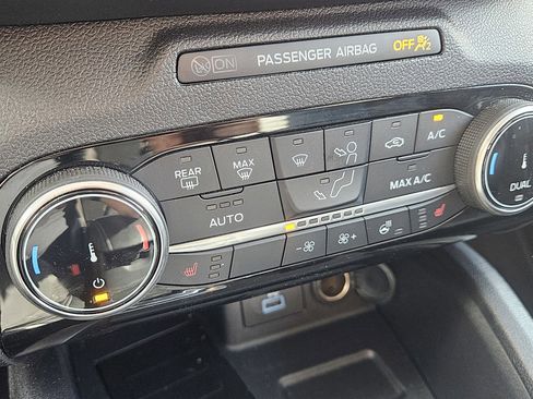 Used 2022 Ford Escape SEL w/ Technology Package image 12