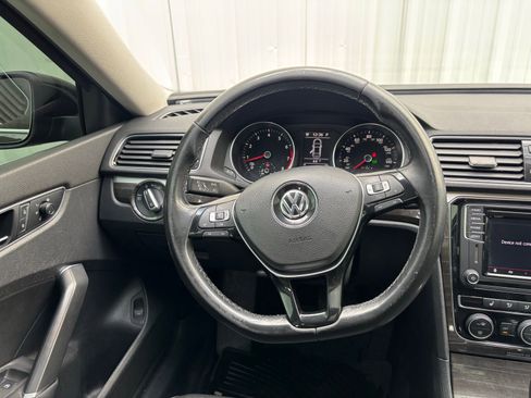 Used 2018 Volkswagen Passat 2.0T SE w/ SE Lighting Package image 23