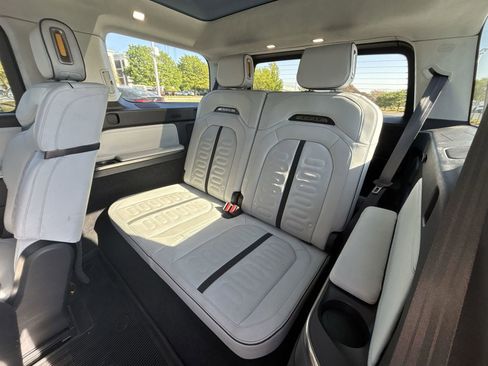 Used 2023 Rivian R1S Adventure AWD/4WD image 25