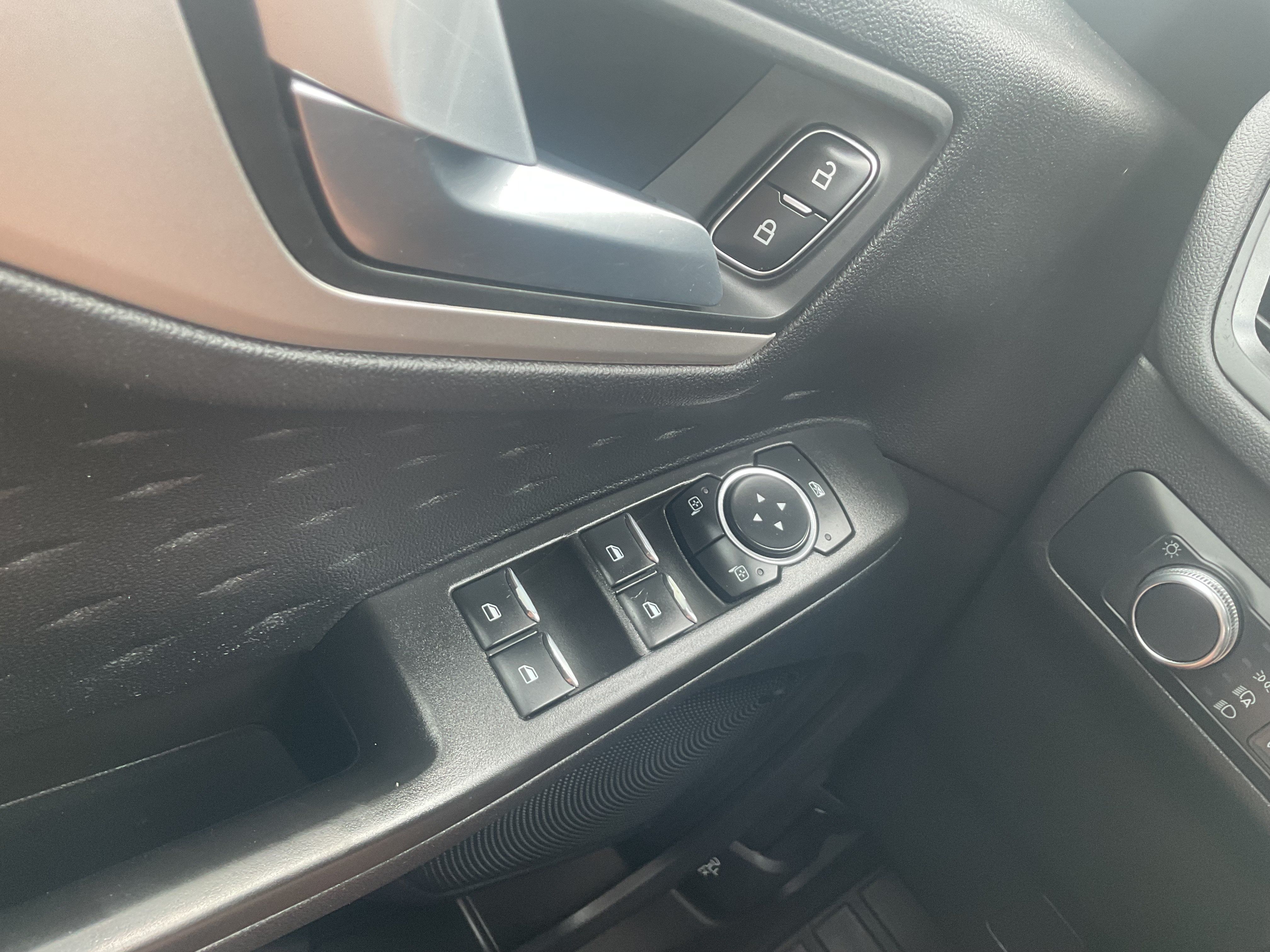 Used 2020 Ford Escape SE AWD/4WD image 14