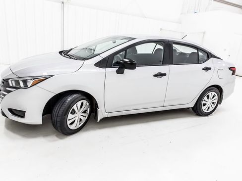 Used 2023 Nissan Versa S w/ Trunk Package image 3