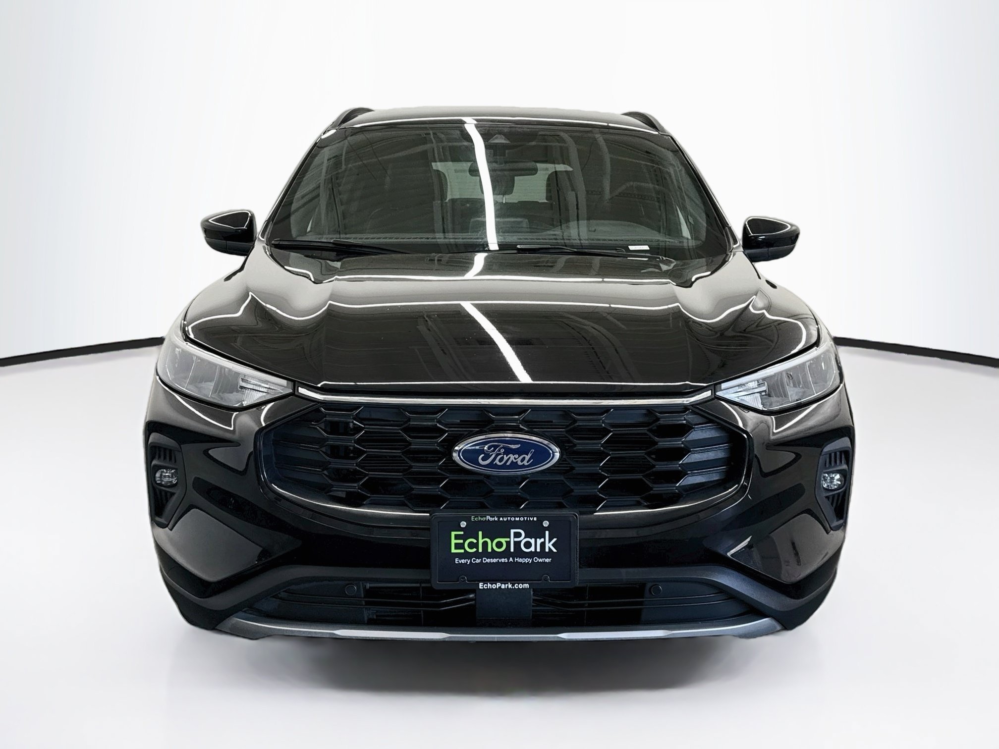 Used 2025 Ford Escape ST-Line Select AWD/4WD image 2