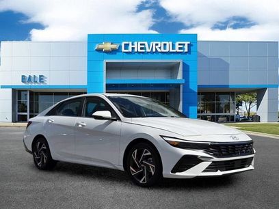Used 2025 Hyundai Elantra Limited w/ Cargo Package