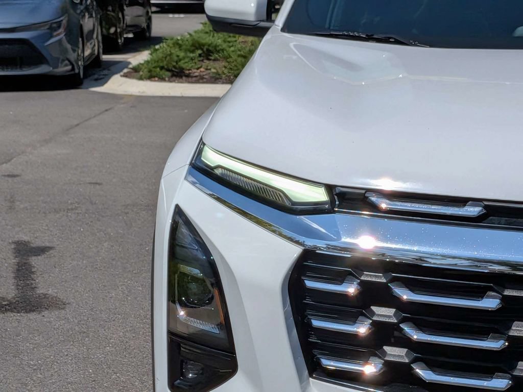 Used 2025 Chevrolet Equinox LT FWD image 11