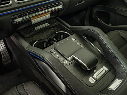 New 2026 Mercedes-Benz GLS 450 4MATIC image 28
