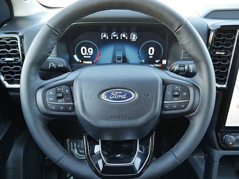 New 2025 Ford Ranger Lariat w/ FX4 Off-Road Package image 18