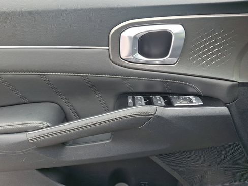 Certified 2023 Kia Sorento SX AWD/4WD image 11