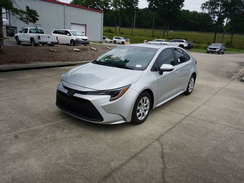 Used 2024 Toyota Corolla LE FWD image 23