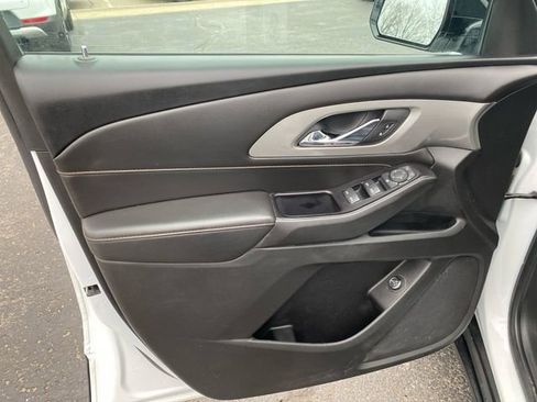Used 2020 Chevrolet Traverse LT w/ LPO, Floor Liner Package image 11