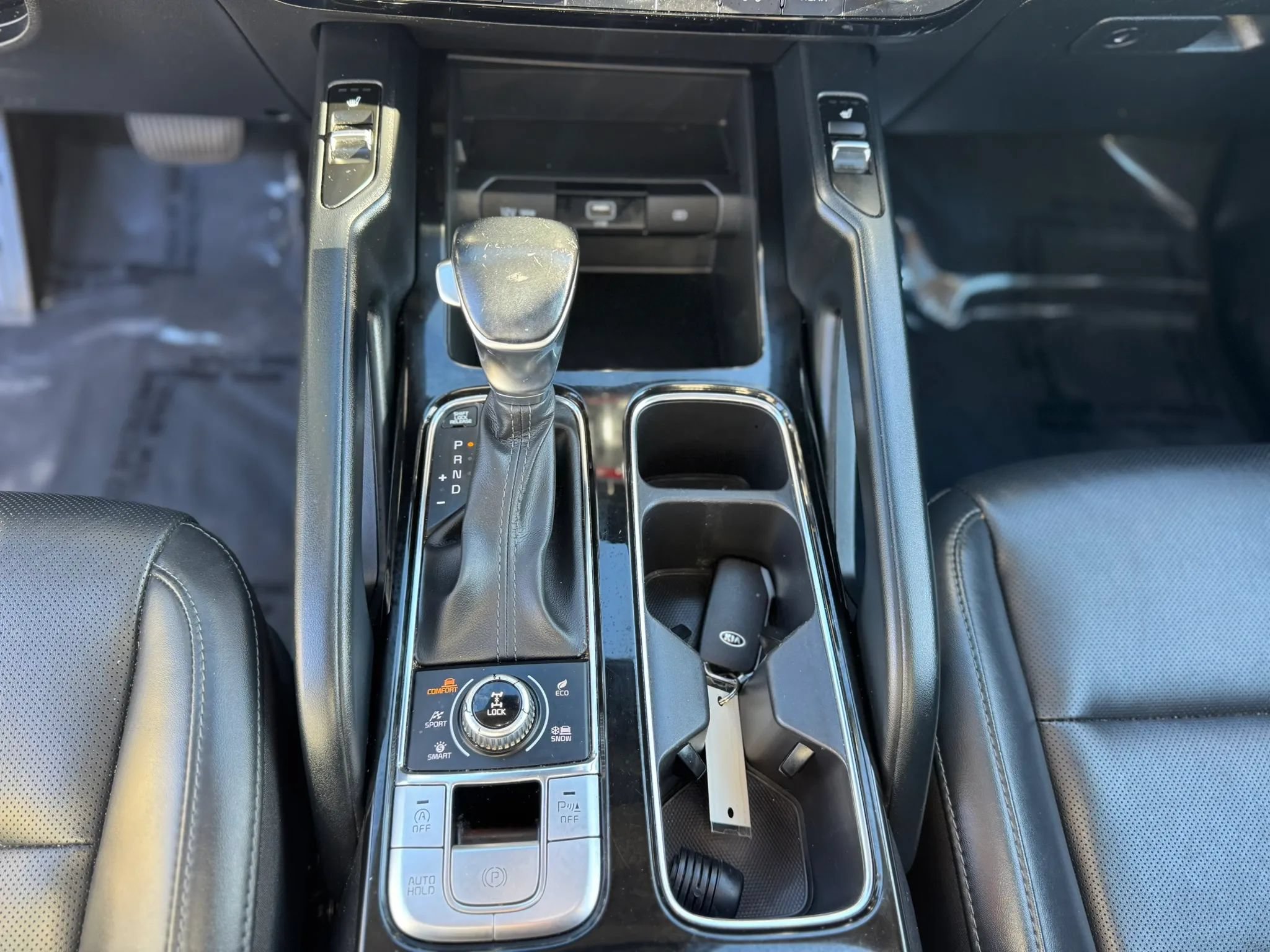 Used 2020 Kia Telluride S w/ S 8 Passenger Seating Package AWD/4WD image 21