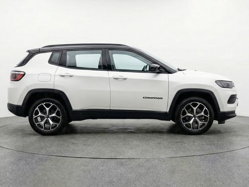 Used 2025 Jeep Compass Limited AWD/4WD image 11