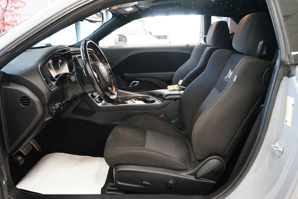 Used 2022 Dodge Challenger R/T Scat Pack RWD image 33