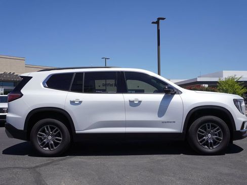 New 2025 GMC Acadia Elevation image 2