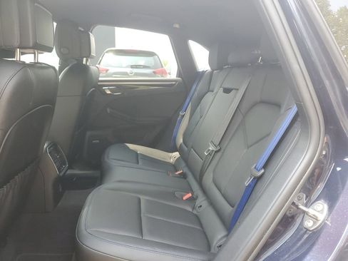 Used 2022 Porsche Macan S image 26