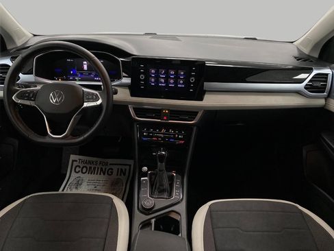 Used 2025 Volkswagen Taos SE AWD/4WD image 20
