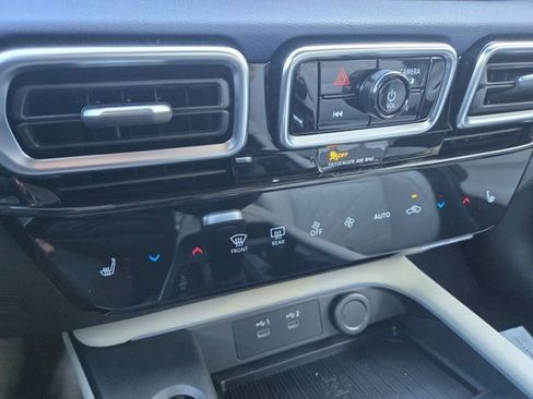 New 2026 Nissan Sentra SL w/ Floor Mat Package FWD image 19