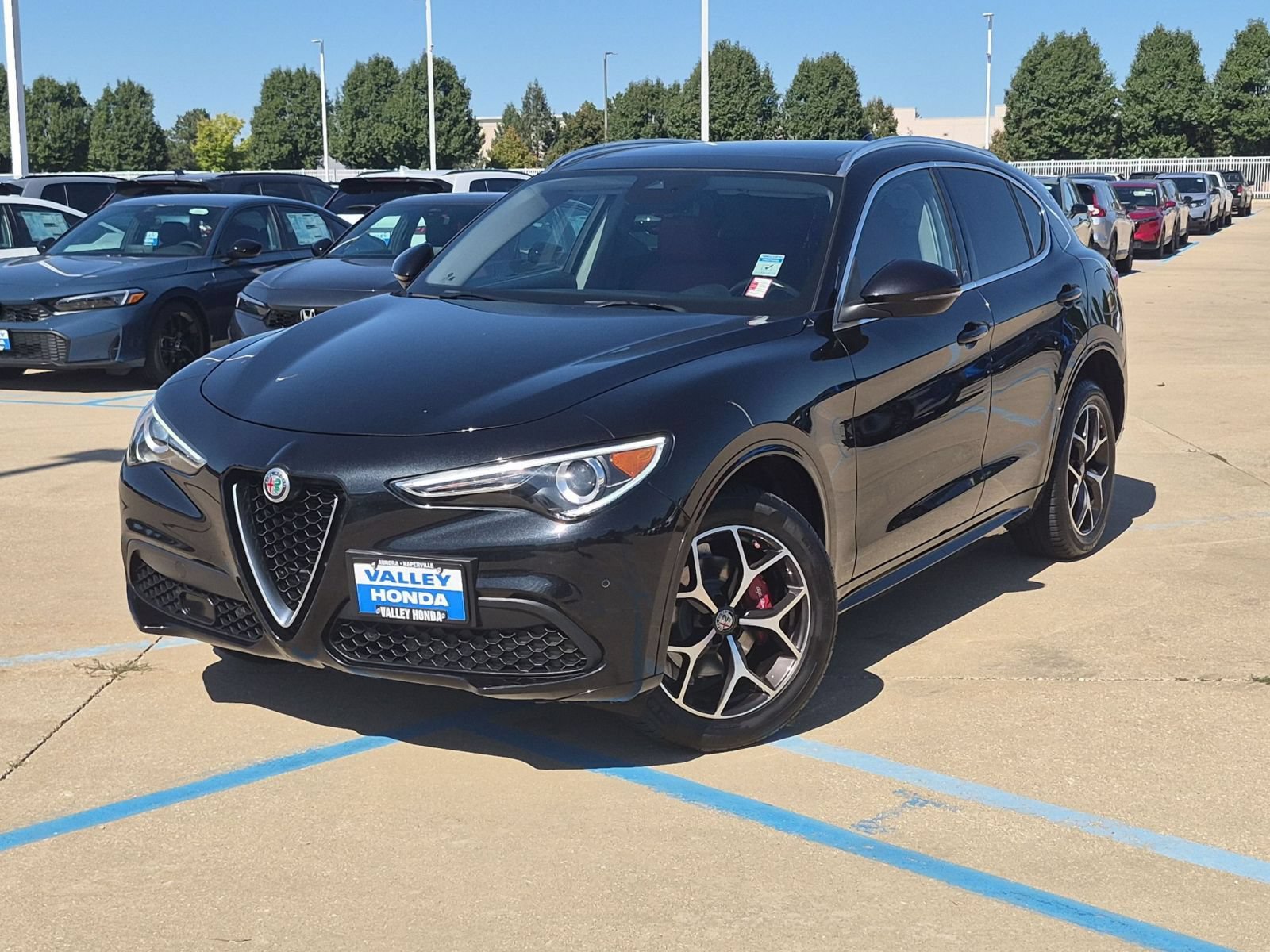 Used 2021 Alfa Romeo Stelvio Ti w/ Active Assist 2 Package TI AWD/4WD image 2