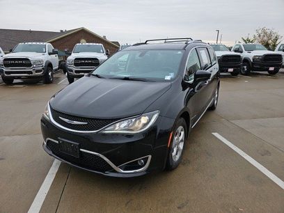 Used 2017 Chrysler Pacifica Touring-L Plus