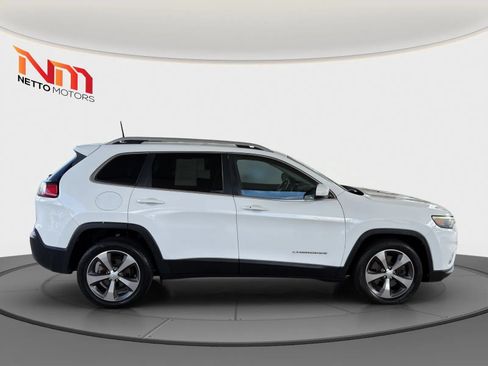 Used 2019 Jeep Cherokee Limited FWD image 6