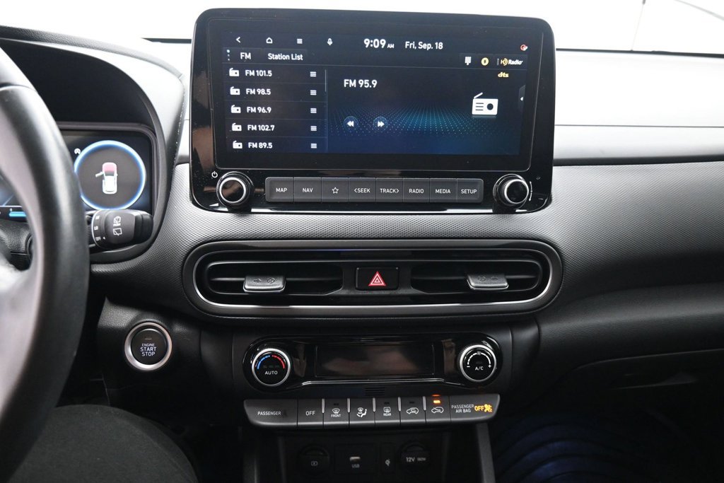 Used 2023 Hyundai Kona Limited FWD image 19