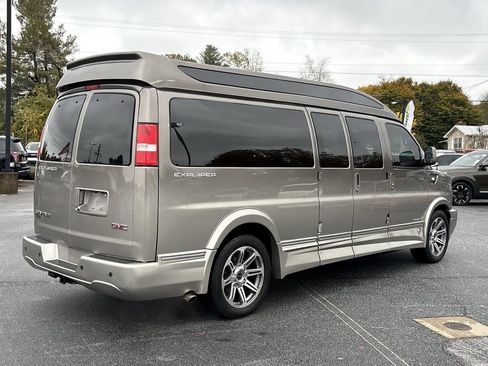 Used 2020 GMC Savana 2500 Extended w/ Enhanced Convenience Package image 10