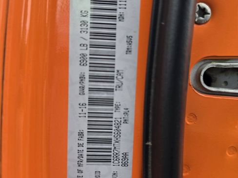 Used 2017 RAM 1500 Sport w/ Ignition Orange Sport Package AWD/4WD image 28