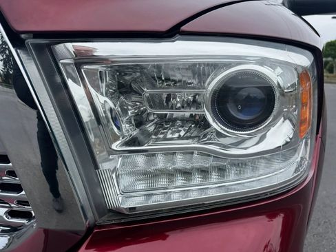 Used 2018 RAM 1500 Laramie w/ Convenience Group AWD/4WD image 15