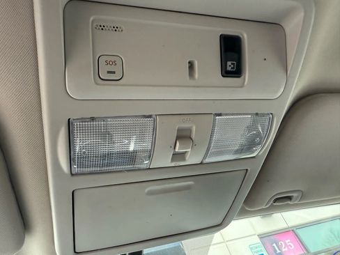 Used 2017 Nissan Titan SL image 35