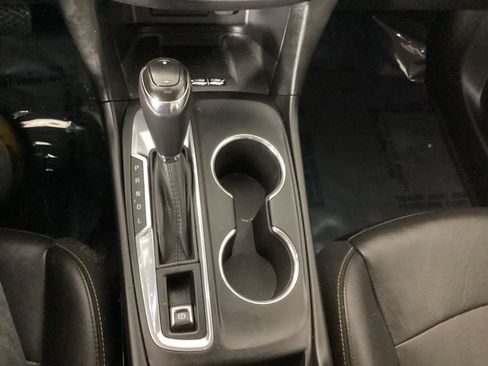 Used 2019 Chevrolet Equinox Premier FWD image 18