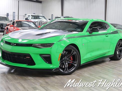 Used 2017 Chevrolet Camaro SS RWD image 1