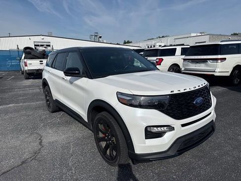 Certified 2022 Ford Explorer ST w/ Equipment Group 401A AWD/4WD image 3