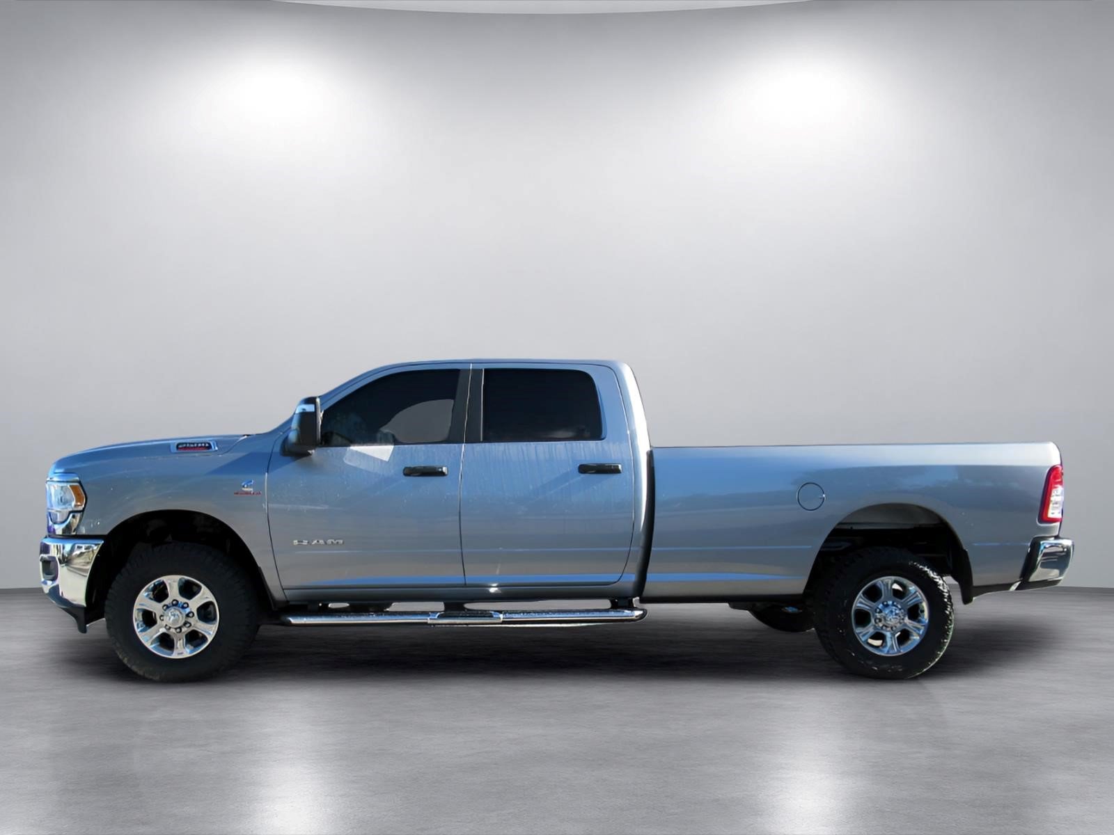 Used 2024 RAM 2500 Big Horn AWD/4WD image 4