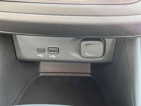 Used 2025 Buick Envista Preferred w/ Convenience I Package image 23