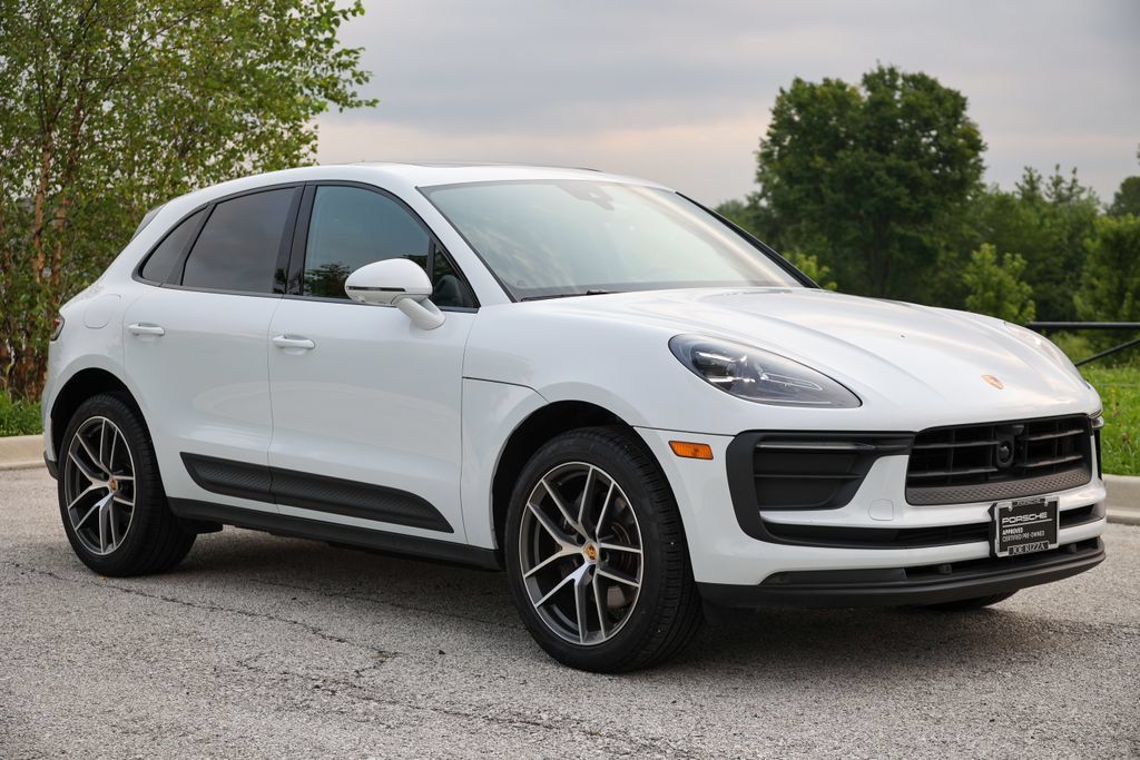 Certified 2026 Porsche Macan AWD/4WD image 25