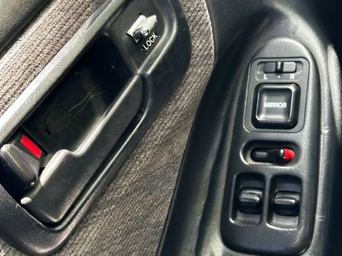 Used 1995 Acura Integra LS FWD image 29