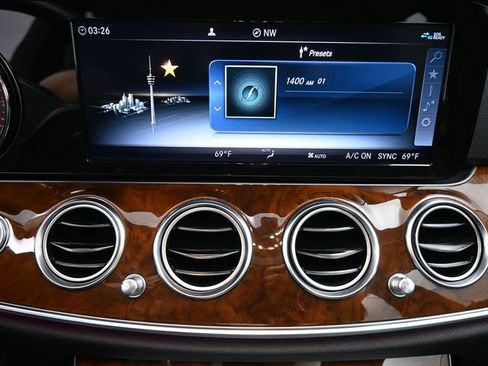 Used 2019 Mercedes-Benz E 300 image 6