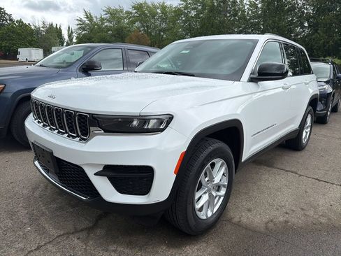 Used 2025 Jeep Grand Cherokee Laredo X AWD/4WD image 1