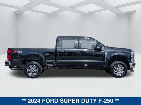 Certified 2024 Ford F250 Lariat w/ FX4 Off-Road Package AWD/4WD image 4