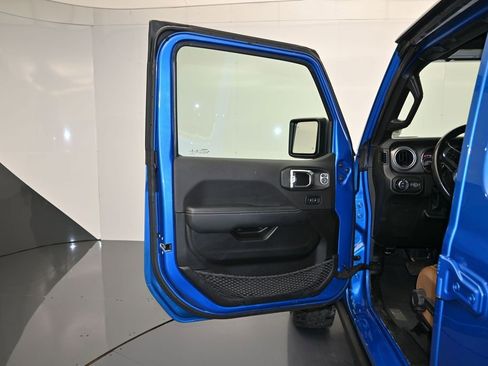 Used 2022 Jeep Gladiator Rubicon w/ LED Lighting Group AWD/4WD image 10
