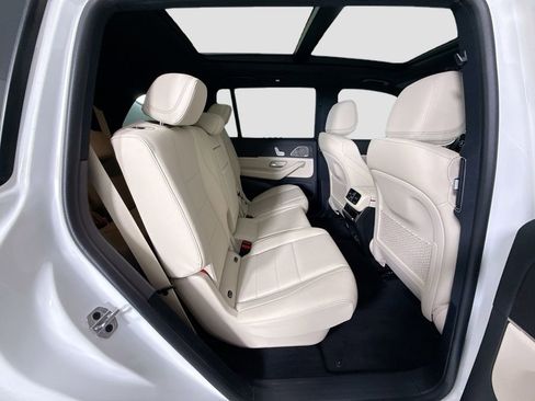 Certified 2025 Mercedes-Benz GLS 450 4MATIC image 23