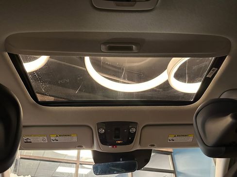 Used 2024 Kia Niro FWD image 22