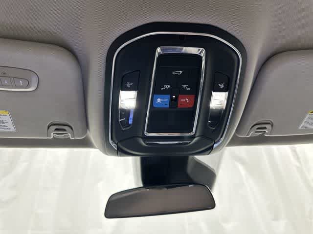 Used 2024 Jeep Wagoneer L Series II w/ Flexible Seating Group AWD/4WD image 21